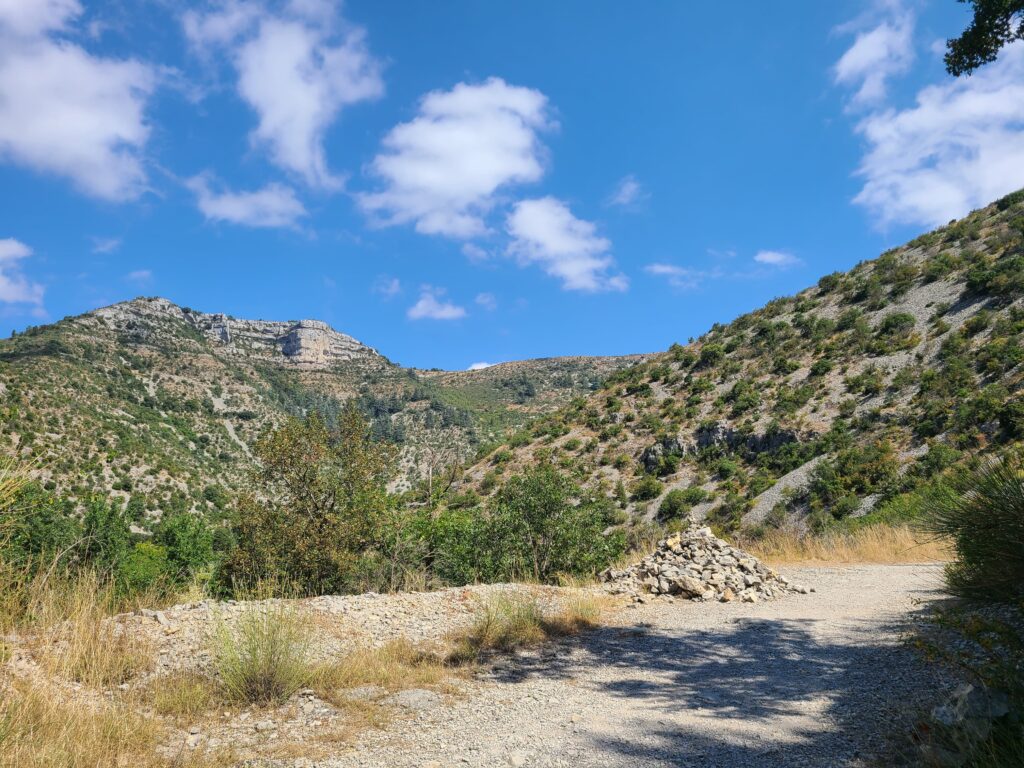 Sentier fond du cirque