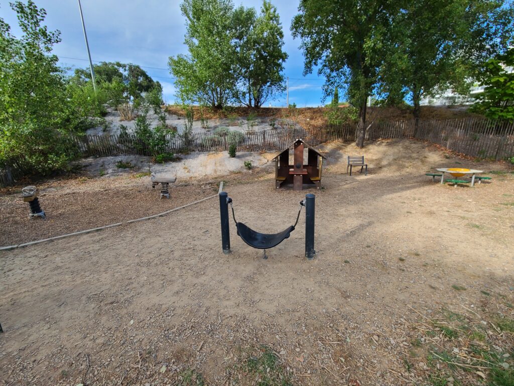 Aire de jeux parc des berges du Lez