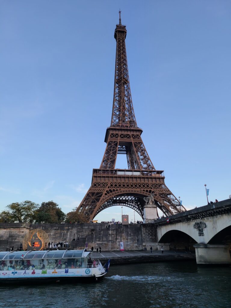 Vue de la Tour Eiffel du Bateau-Mouche